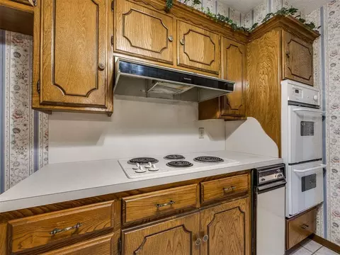 Kitchen - 3911 N Glade Ave, Bethany, OK 73008 photo 2 of 2