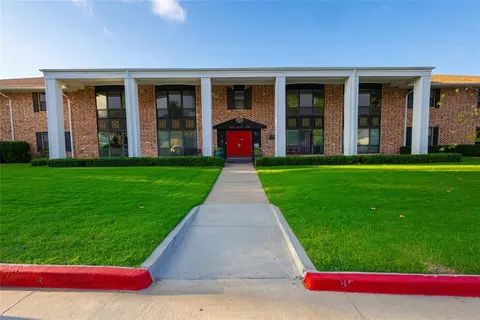 2525 NW 62nd St #206, Oklahoma City, OK 73112