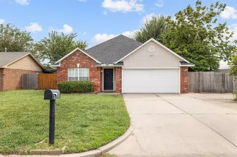 1024 NW 18th St, Moore, OK 73160