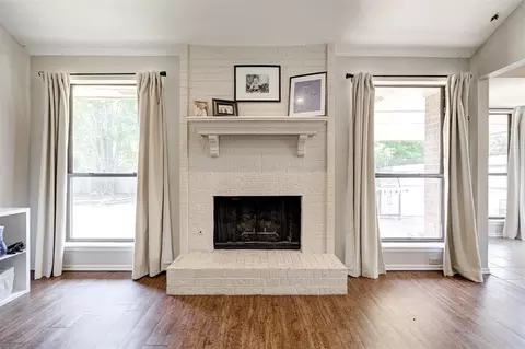 Living - 418 Edwards Dr, Norman, OK 73072 photo 2 of 2