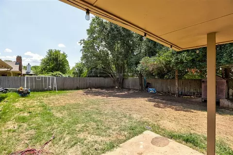 Exterior - 418 Edwards Dr, Norman, OK 73072 photo 5 of 7