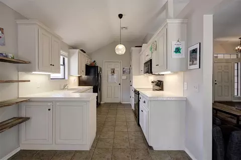 Kitchen - 418 Edwards Dr, Norman, OK 73072 photo 1 of 4