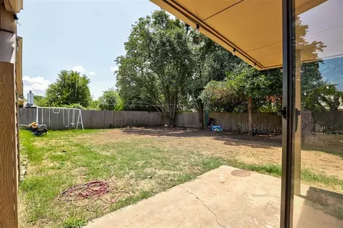 Exterior - 418 Edwards Dr, Norman, OK 73072 photo 3 of 7