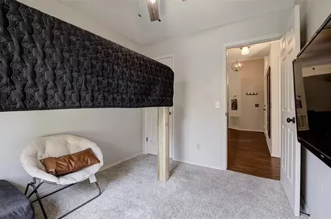 Bedroom - 418 Edwards Dr, Norman, OK 73072 photo 4 of 5
