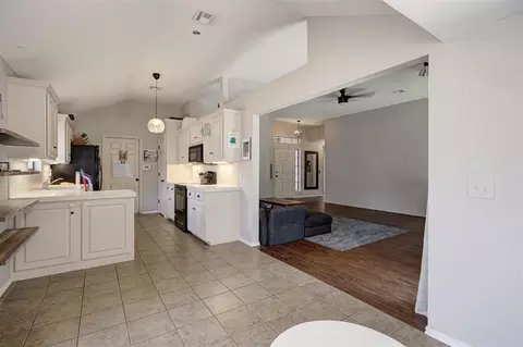 Entry Way - 418 Edwards Dr, Norman, OK 73072 photo 3 of 4