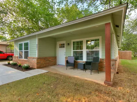 221 W Mosier St, Norman, OK 73069