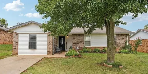 613 W Taylor St, Purcell, OK 73080