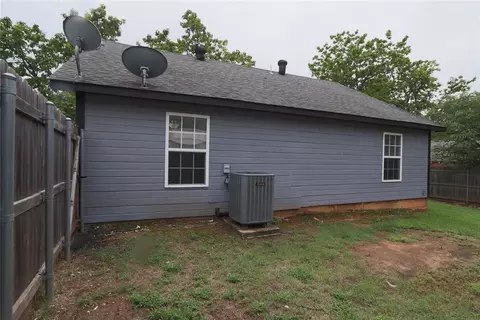 Other - 507 W Hinchley St, Mcloud, OK 74851 photo 7 of 8