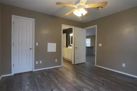 Bedroom - 507 W Hinchley St, Mcloud, OK 74851 photo 1 of 2
