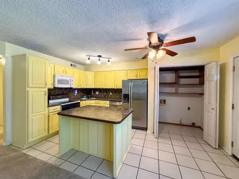 1900 Twin Tree Dr, Norman, OK 73071 photo 8