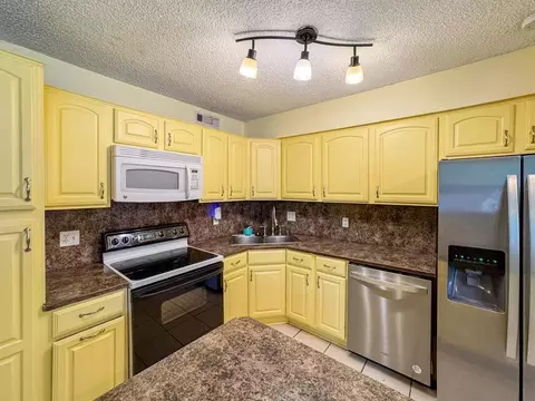 1900 Twin Tree Dr, Norman, OK 73071 photo 9