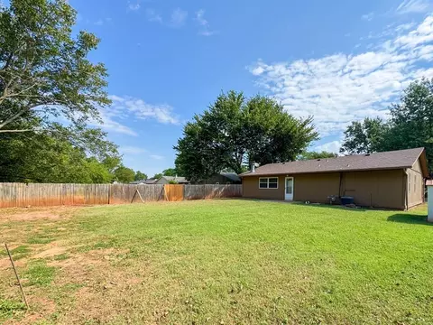 1900 Twin Tree Dr, Norman, OK 73071 photo 23