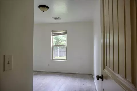 Bedroom - 600 Sally Ct, Moore, OK 73160 photo 5 of 10