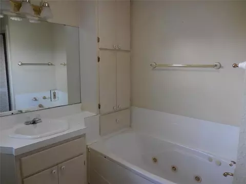 Bath - 401 S 4th St Cor, Davis, OK 73030 photo 1 of 3
