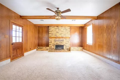 Living - 2876 E Redbud Rd, Purcell, OK 73080 photo 5 of 6