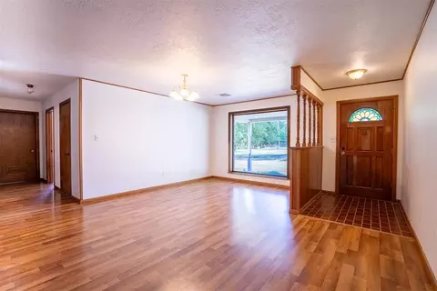 Living - 2876 E Redbud Rd, Purcell, OK 73080 photo 4 of 6