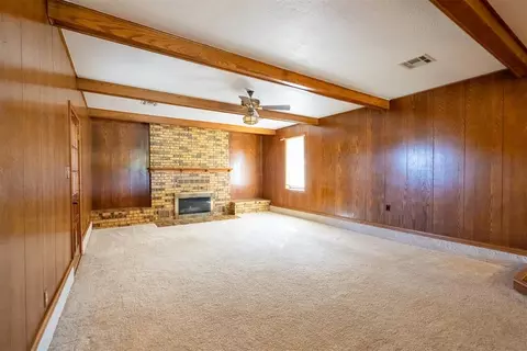 Living - 2876 E Redbud Rd, Purcell, OK 73080 photo 3 of 6