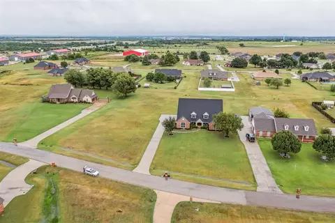 121 Lake Shore Dr, Shawnee, OK 74804