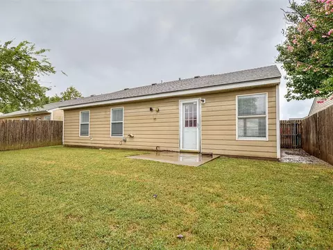 Exterior - 1301 Briar Patch Way, Norman, OK 73071 photo 4 of 4