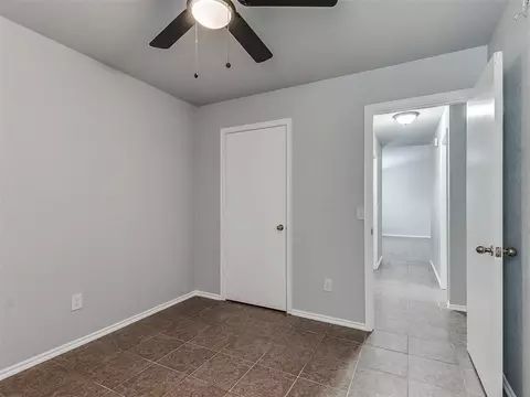 Bedroom - 1301 Briar Patch Way, Norman, OK 73071 photo 4 of 5