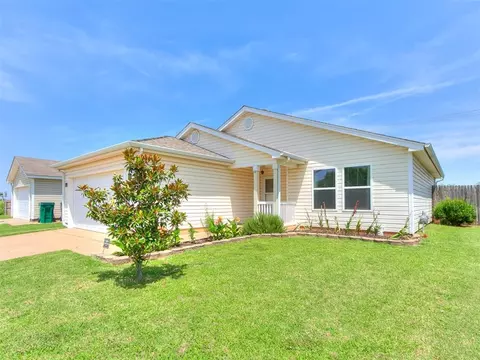 10509 Aberdeen Dr, Yukon, OK 73099