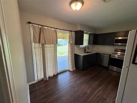 5 NE 3rd St, Tuttle, OK 73089 photo 4