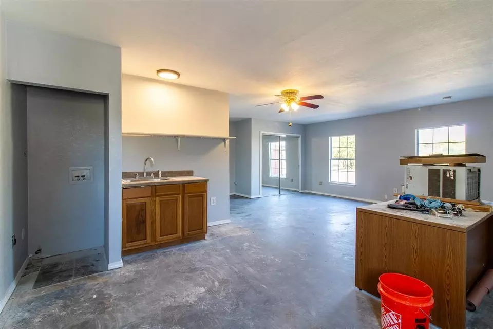 Living - 4620 SE 139th St, Oklahoma City, OK 73165 photo 7 of 7