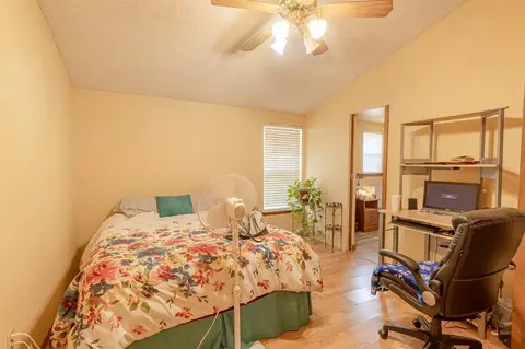 Bedroom - 2123 Parkview Dr, Moore, OK 73170 photo 3 of 3