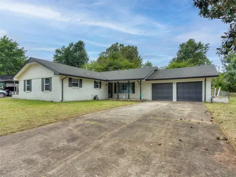 3409 Shadybrook Dr, Midwest City, OK 73110