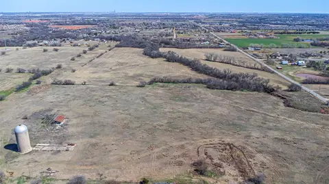 12915 SW 44th St, Mustang, OK 73064