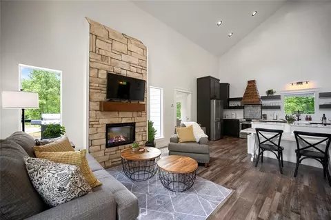 Living - 1010 W Eagle Mountain Trl, Broken Bow, OK 74728 photo 1 of 6