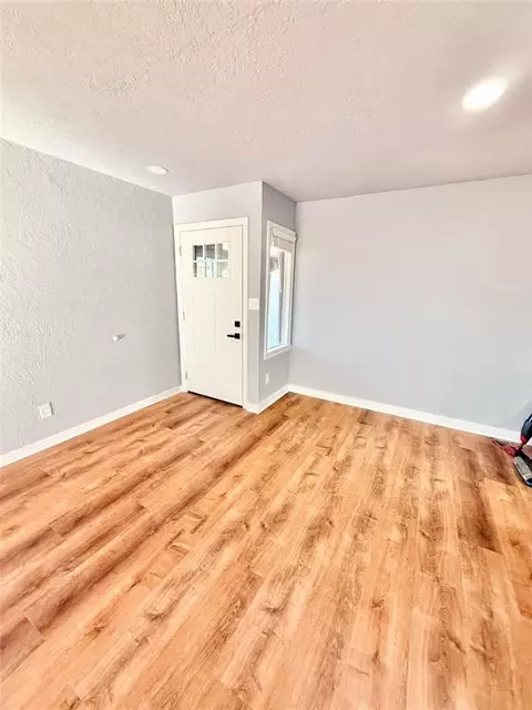 Entry Way - 1020 E Walnut St, Altus, OK 73521 photo 1 of 4