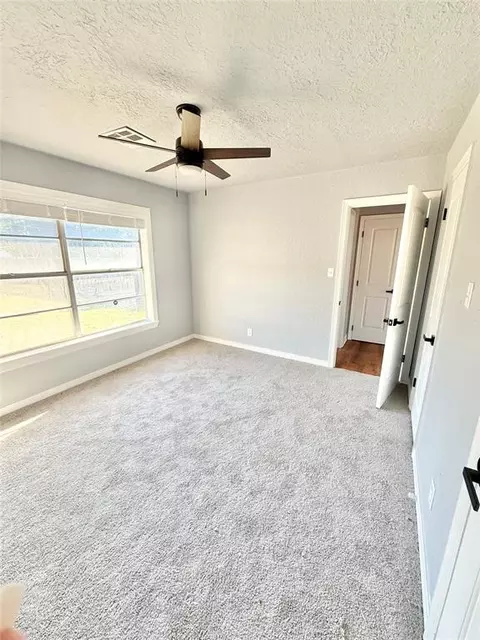 Bedroom - 1020 E Walnut St, Altus, OK 73521 photo 1 of 3