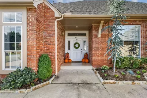 612 Glenridge Dr, Edmond, OK 73013