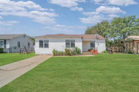 1117 E Cherry St, Altus, OK 73521 photo 1