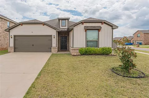 1112 NW 6th St, Newcastle, OK 73065