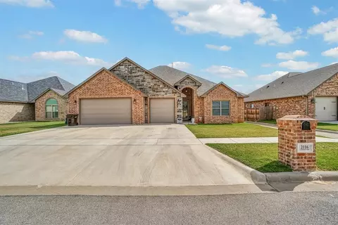 2116 Longhorn Trl, Altus, OK 73521