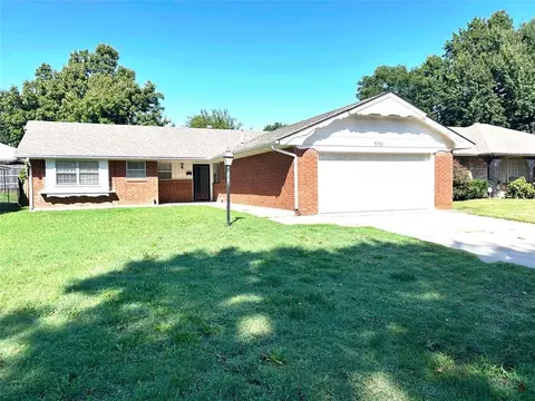 3701 Ridgehaven Dr, Oklahoma City, OK 73110