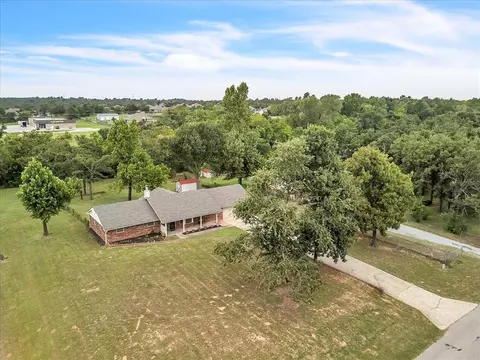 25 Woodlake Dr, Choctaw, OK 73020