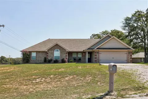 101 Camaron Dr, Shawnee, OK 74804