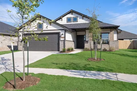 3817 NW 175th St, Edmond, OK 73012