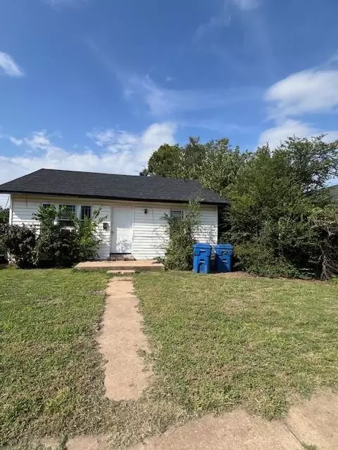 906 Elm Ave, Enid, OK 73701