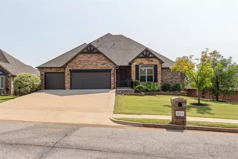 824 Winning Colors Dr, Edmond, OK 73025