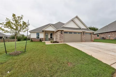 Exterior - 3003 Pescara Dr, Norman, OK 73071 photo 2 of 5