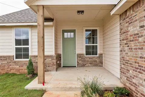 Exterior - 3003 Pescara Dr, Norman, OK 73071 photo 3 of 5