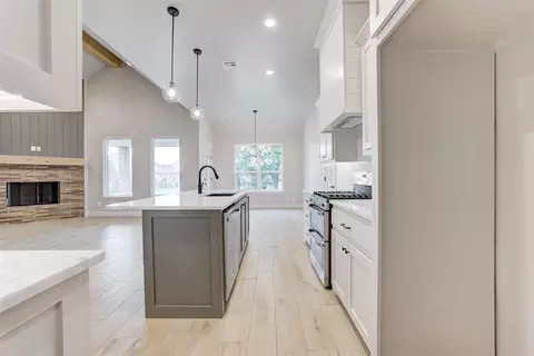 Kitchen - 3003 Pescara Dr, Norman, OK 73071 photo 6 of 7
