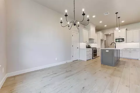 Dining - 3003 Pescara Dr, Norman, OK 73071 photo 2 of 2