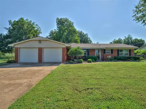 Exterior - 406 S Pine St, Crescent, OK 73028 photo 10 of 10