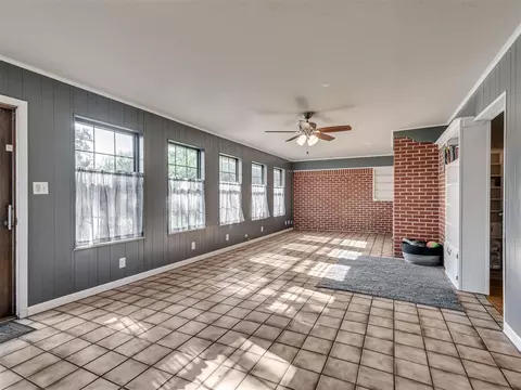 Other - 406 S Pine St, Crescent, OK 73028 photo 3 of 8