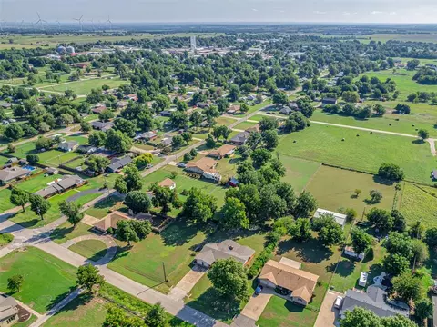View/Area - 406 S Pine St, Crescent, OK 73028 photo 4 of 5